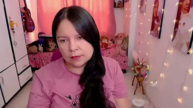 Snapshot of claryssa_ chatting on 04-30-26, 08:15 claryssa online show from 04-30-26, 08:15