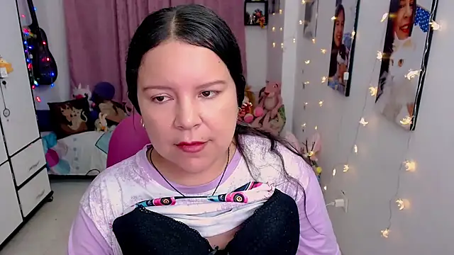 Snapshot of claryssa_ chatting on 05-16-26, 05:59 claryssa online show from 05-16-26, 05:59