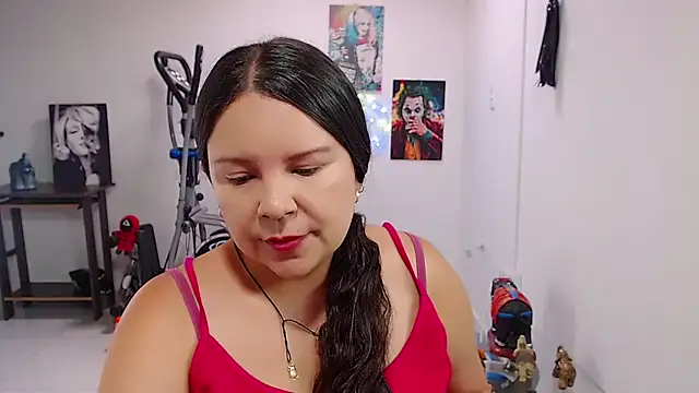 Snapshot of claryssa_ chatting on 05-25-26, 08:04 claryssa online show from 05-25-26, 08:04