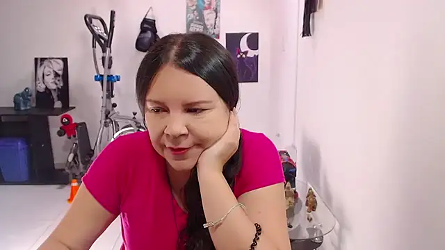 Snapshot of claryssa_ chatting on 06-04-26, 06:58 claryssa online show from 06-04-26, 06:58