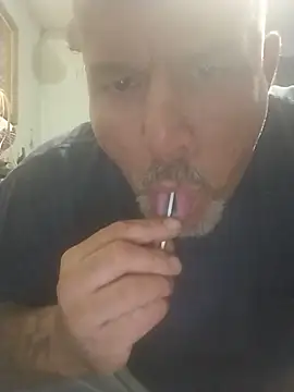 Snapshot of bigdoog8 chatting on 06-01-26, 10:11 bigdoog8 online show from 06-01-26, 10:11