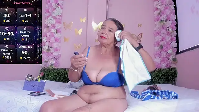 Snapshot of grandmother_milf chatting on 05-29-26, 12:58 grandmother milf online show from 05-29-26, 12:58