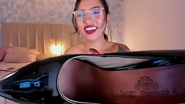 Snapshot of samara_smithh chatting on 02-11-25, 03:08 samara smithh online show from 02-11-25, 03:08