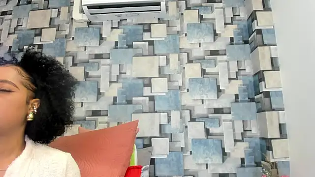 angel dthroatt online show from 05-12-26, 12:02