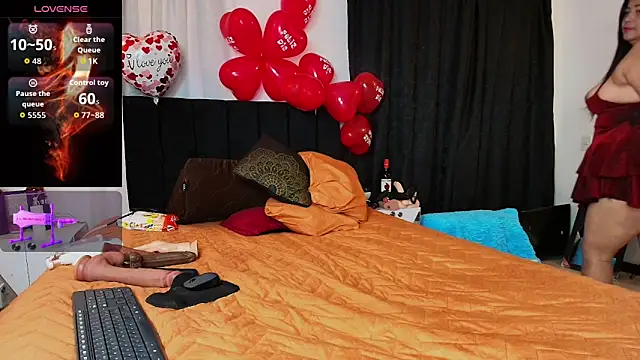 Snapshot of Rouse_bell chatting on 02-15-26, 11:12 Rouse bell online show from 02-15-26, 11:12