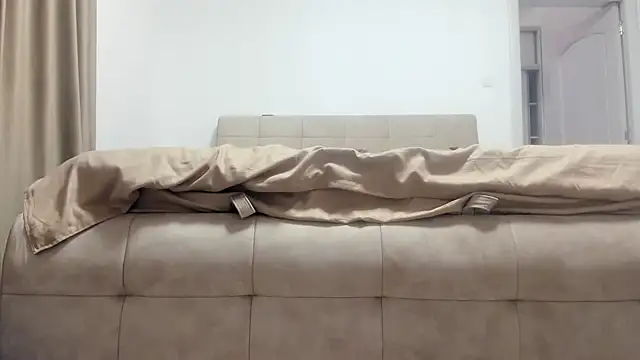 Snapshot of Hottalicia2 chatting on 02-11-26, 05:51 Hottalicia2 online show from 02-11-26, 05:51