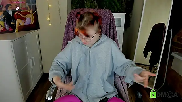 Melissa Wells online show from 11-14-25, 03:44