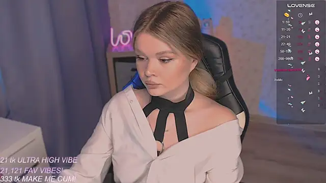 VeronaAura online show from 09-30-25, 01:49