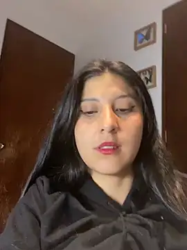 Snapshot of BubbleGumm_ chatting on 03-04-25, 03:00 BubbleGumm online show from 03-04-25, 03:00