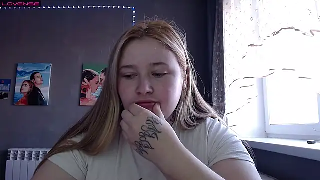 Light Luna online show from 10-25-25, 08:11