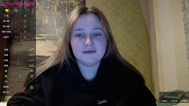 Snapshot of Light_Luna chatting on 03-10-26, 03:39 Light Luna online show from 03-10-26, 03:39