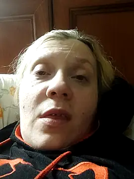 Snapshot of LeraSweet chatting on 06-18-26, 08:13 LeraSweet online show from 06-18-26, 08:13