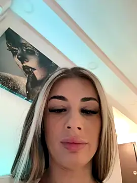 Snapshot of IsabellaEtthan chatting on 10-16-25, 05:03 IsabellaEtthan online show from 10-16-25, 05:03