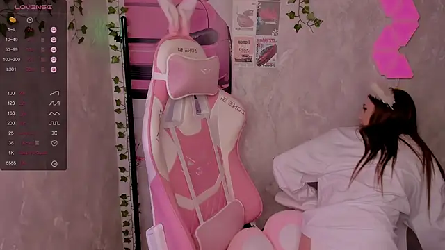 Polly  Hill online show from 10-25-25, 09:39