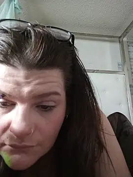 BeckiTooSweet online show from 11-07-25, 08:20