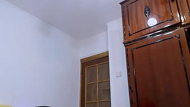 Snapshot of Catlady333 chatting on 11-14-25, 08:07 Catlady333 online show from 11-14-25, 08:07