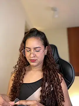 Snapshot of gretta_kler1 chatting on 01-15-25, 01:52 gretta kler1 online show from 01-15-25, 01:52