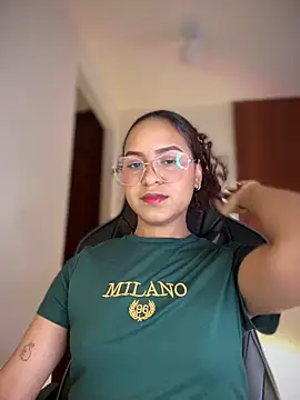 Snapshot of gretta_kler1 chatting on 02-06-25, 01:32 gretta kler1 online show from 02-06-25, 01:32