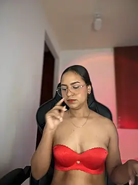 Snapshot of gretta_kler1 chatting on 02-14-25, 01:29 gretta kler1 online show from 02-14-25, 01:29