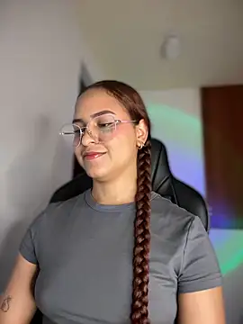 Snapshot of gretta_kler1 chatting on 03-01-25, 05:27 gretta kler1 online show from 03-01-25, 05:27