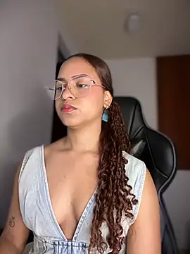 Snapshot of gretta_kler1 chatting on 03-13-25, 02:23 gretta kler1 online show from 03-13-25, 02:23