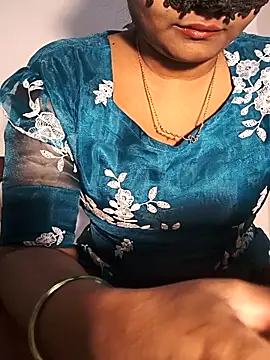 Snapshot of FANTASY_QUEEN_07 chatting on 02-08-26, 01:36 FANTASY QUEEN 07 online show from 02-08-26, 01:36