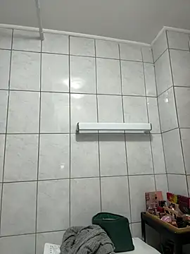 deliaroyal online show from 02-21-25, 05:42