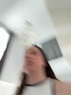 deliaroyal online show from 03-05-25, 01:06