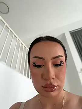 deliaroyal online show from 03-06-25, 01:14