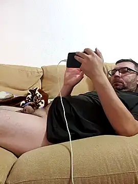 Snapshot of crissbadboy chatting on 09-25-25, 04:32 crissbadboy online show from 09-25-25, 04:32