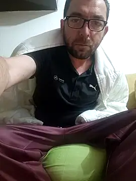 Snapshot of crissbadboy chatting on 12-01-25, 05:45 crissbadboy online show from 12-01-25, 05:45