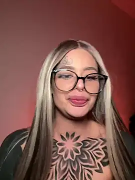 Snapshot of bambixboo chatting on 01-19-25, 12:38 bambixboo online show from 01-19-25, 12:38