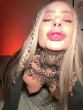 Snapshot of bambixboo chatting on 02-05-25, 04:03 bambixboo online show from 02-05-25, 04:03
