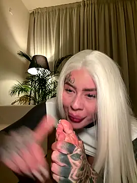Snapshot of bambixboo chatting on 10-09-25, 08:29 bambixboo online show from 10-09-25, 08:29