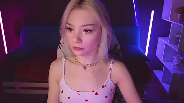 Snapshot of SandraBoyl chatting on 02-09-25, 01:11 SandraBoyl online show from 02-09-25, 01:11