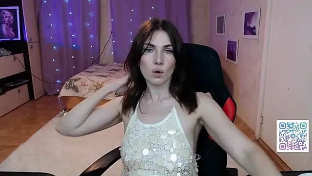 Snapshot of Daniela_Cooperr chatting on 06-15-26, 04:53 Daniela Cooperr online show from 06-15-26, 04:53