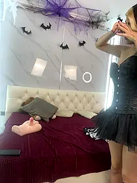 Snapshot of Little_Cuttie_ chatting on 10-18-25, 05:54 Little Cuttie online show from 10-18-25, 05:54
