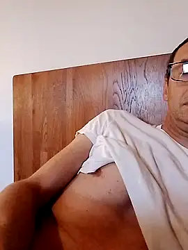 Snapshot of Anastasio33 chatting on 09-24-25, 05:55 Anastasio33 online show from 09-24-25, 05:55