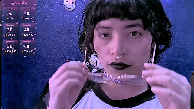 Snapshot of NinaYellow chatting on 04-23-26, 01:24 NinaYellow online show from 04-23-26, 01:24