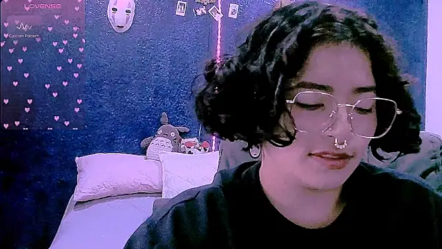 Snapshot of NinaYellow chatting on 08-04-26, 01:03 NinaYellow online show from 08-04-26, 01:03
