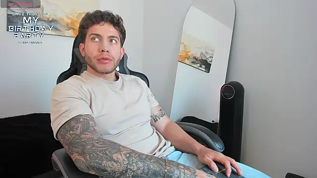 Snapshot of LucianSinclair chatting on 12-01-24, 05:13 LucianSinclair online show from 12-01-24, 05:13