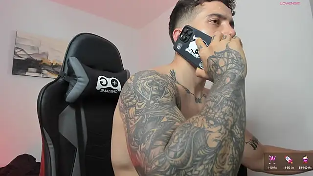 Snapshot of LucianSinclair chatting on 12-14-24, 02:34 LucianSinclair online show from 12-14-24, 02:34