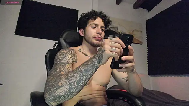 Snapshot of LucianSinclair chatting on 04-23-26, 12:56 LucianSinclair online show from 04-23-26, 12:56