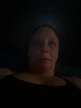 Everlyrose27 online show from 03-15-25, 08:21