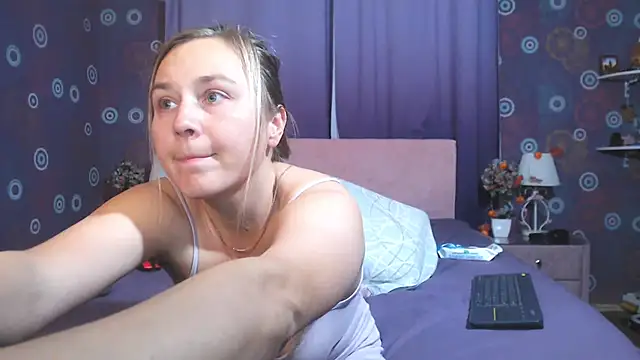 Snapshot of SquirtyAlice chatting on 11-07-25, 08:53 SquirtyAlice online show from 11-07-25, 08:53