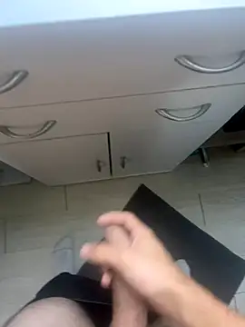 Snapshot of Mecchaud06 chatting on 10-23-25, 01:43 Mecchaud06 online show from 10-23-25, 01:43