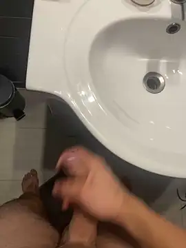 Snapshot of Mecchaud06 chatting on 12-22-25, 08:17 Mecchaud06 online show from 12-22-25, 08:17