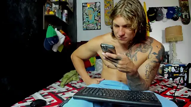 Snapshot of Tom_Krakow chatting on 01-09-26, 08:21 Tom Krakow online show from 01-09-26, 08:21