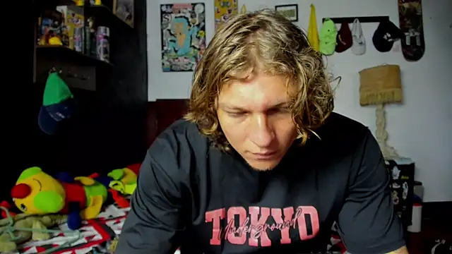 Snapshot of Tom_Krakow chatting on 02-02-26, 07:01 Tom Krakow online show from 02-02-26, 07:01