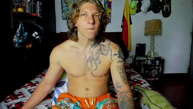 Snapshot of Tom_Krakow chatting on 02-23-26, 03:53 Tom Krakow online show from 02-23-26, 03:53